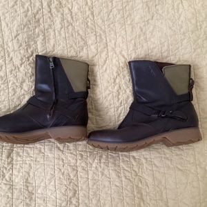 Women’s Teva Boots 6.5